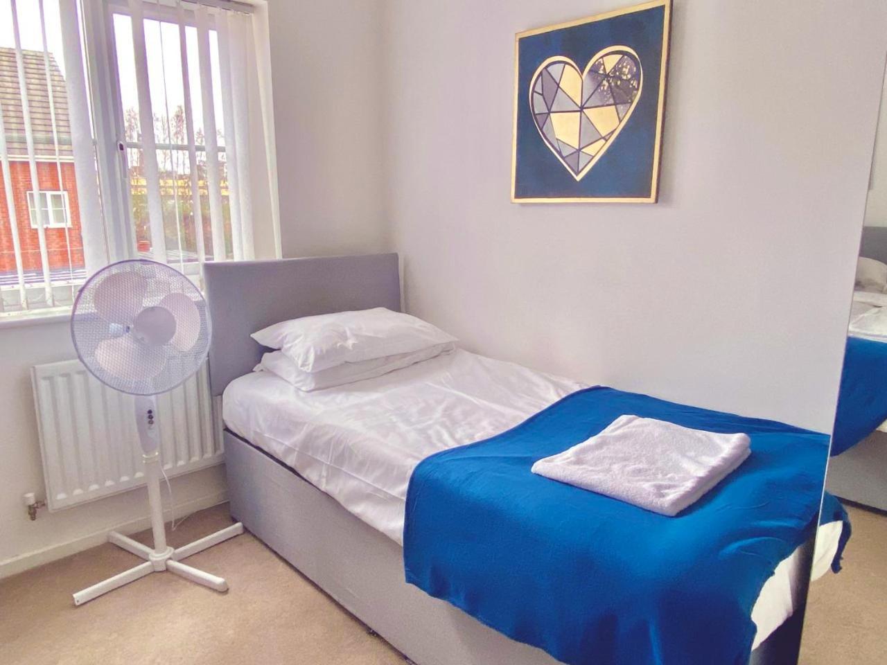 Walsall Group Accommodation Dış mekan fotoğraf